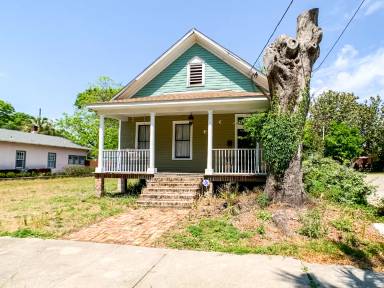 Main picture of 510 W Chase St