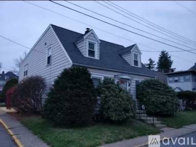 Main picture of 667 Washington St