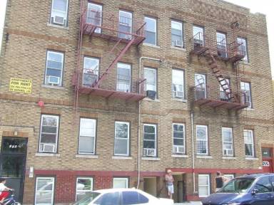 Main picture of 375 Madison St