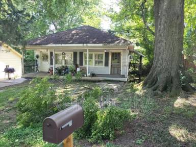 Main picture of 904 Sunnybrae Ave