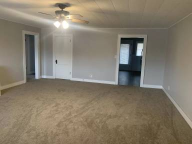 Main picture of 121 1/2 W Kemp Ave