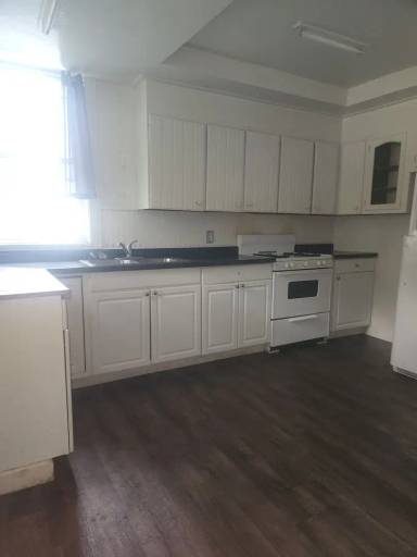 Main picture of 409 S Michigan Ave