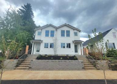 Main picture of 5734 NE 10th Ave