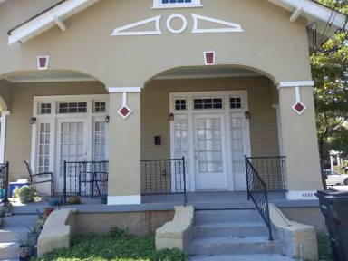 Main picture of 4122 Baudin St