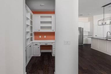 Main picture of 1000 Foxglove Ln
