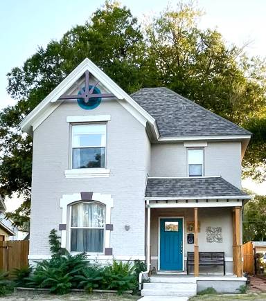 Main picture of 319 E Evans Ave