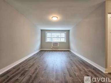 Main picture of 530 W Surf St