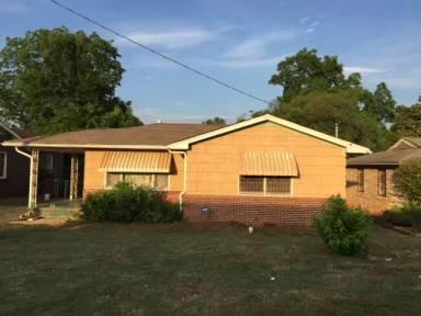 Main picture of 621 McCary St SW