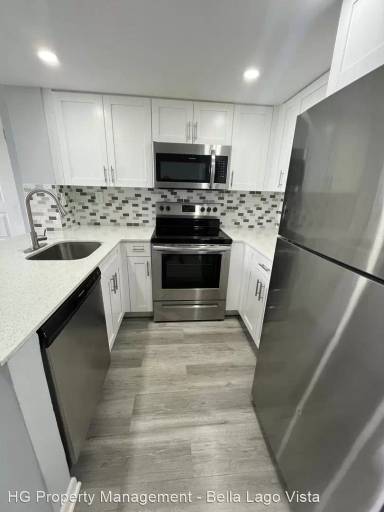 Main picture of 738 Executive Center Dr