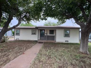 Main picture of 1604 N Sam Houston Ave
