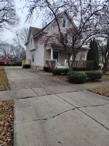 Main picture of 834 Pearl St