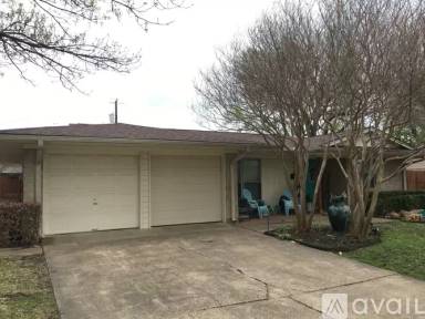 Main picture of 814 Wisteria Way