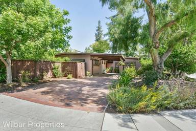 Main picture of 58 Roosevelt Cir