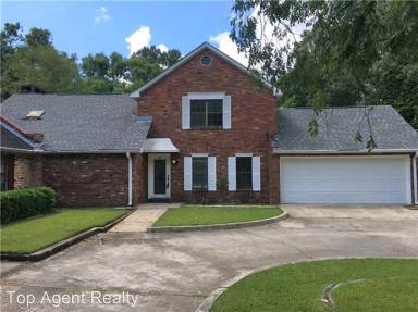 Main picture of 103 Wildwood Dr