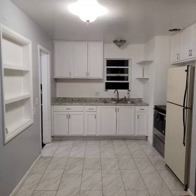Main picture of 1400 Oakhill Ln