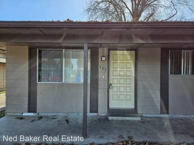 Main picture of 106 46th Ave SE