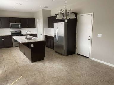 Main picture of 555 Portola St
