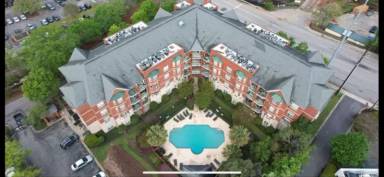 Main picture of 900 Taylor St