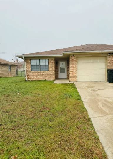 Main picture of 3103 Honeysuckle Cir