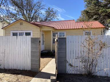 Main picture of 804 S Dallas Ave