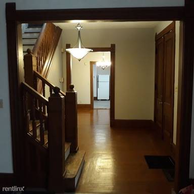 Main picture of 5802 Franklin Blvd