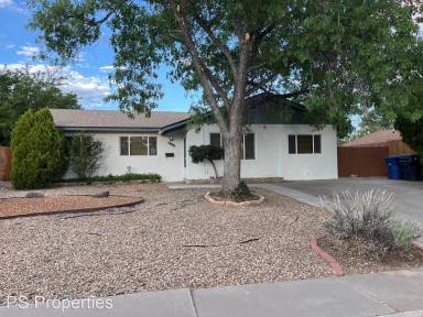 Main picture of 1506 Erbbe St NE