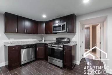 Main picture of 2945 W Diversey Ave