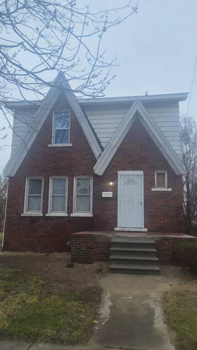 Main picture of 15645 Park Grove St