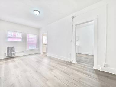 Main picture of 427 S Alvarado St