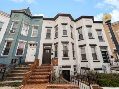 Main picture of 27 Todd Pl NE