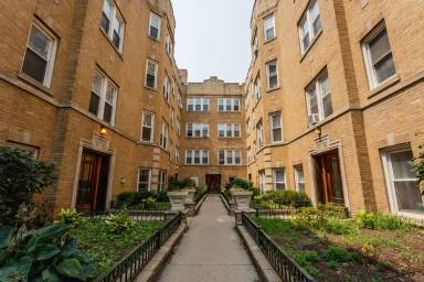 Main picture of 4440 N Western Ave