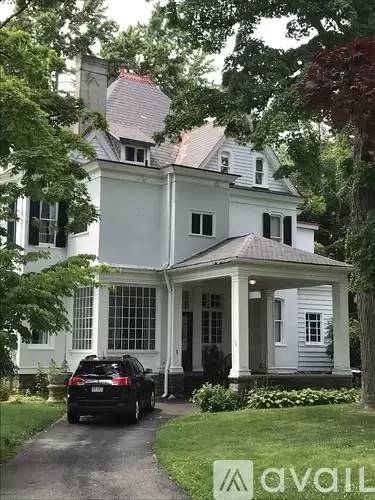 Main picture of 347 Bank St