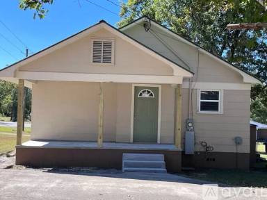 Main picture of 3320 Main St