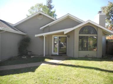 Main picture of 903 Evert Ct