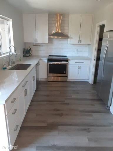 Main picture of 30 Saw Mill Ct