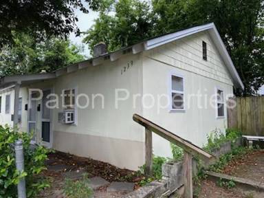 Main picture of 1239 N Millwood Ave