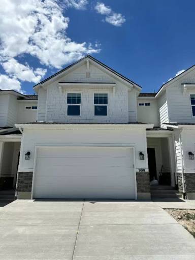 Main picture of 903 N Hilltop Dr