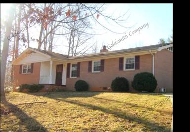 Main picture of 108 Anglewood Dr