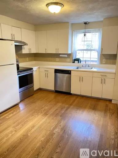 Main picture of 5 Walden St