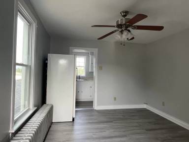 Main picture of 417 E Middle St