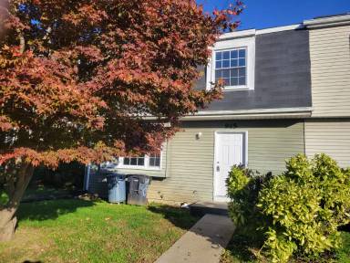 Main picture of 915 Portia Ct