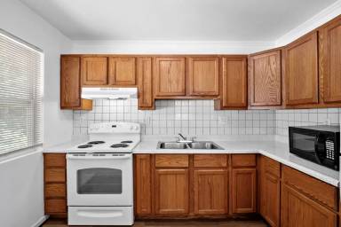 Main picture of 9728 Medford Dr