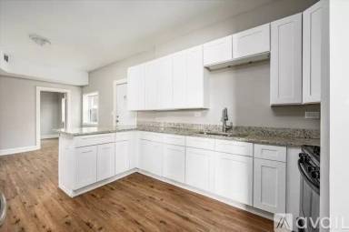 Main picture of 3856 S Sacramento Ave