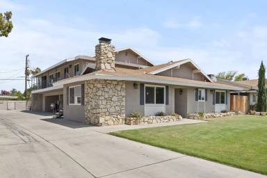 Main picture of 6200 Stockdale Hwy