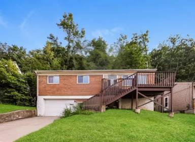 Main picture of 3910 Delhi Ave