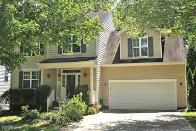 Main picture of 1104 Sophomore Ct