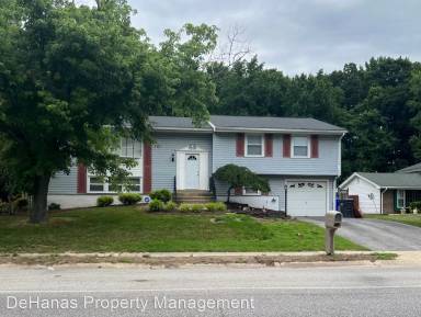Main picture of 2735 Pinewood Dr