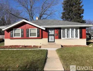 Main picture of 7100 W Acacia St