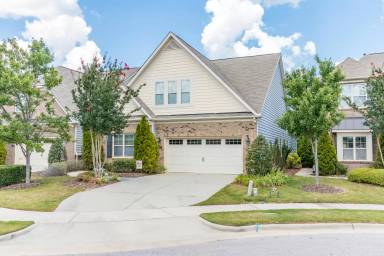 Main picture of 704 Windy Peak Loop