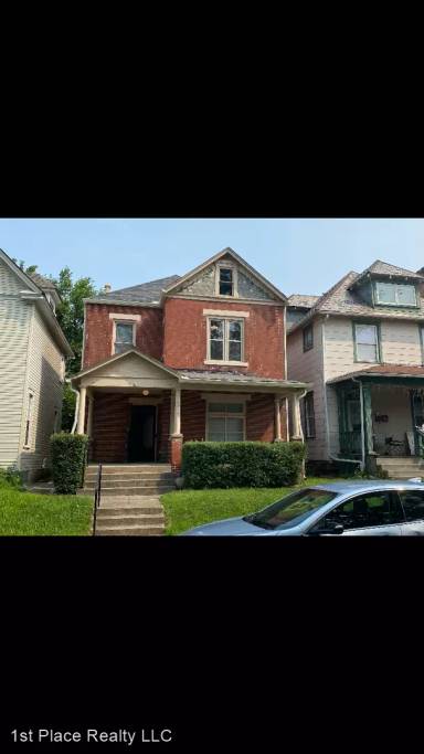 Main picture of 32 E Maynard Ave
